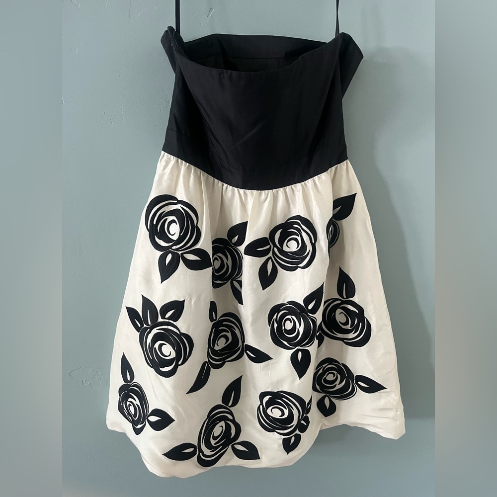 WHBM Black and White Floral 100% Silk Strapless Rosette Dress - Picture 7 of 7